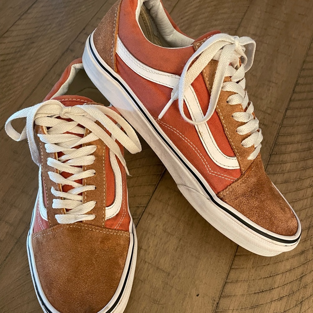 Like New Mens 8/Women’s 9.5 Vans Brown Suede Orange Skate Shoes